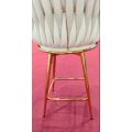 Silla de bar moderna en terciopelo con diseño dorado
