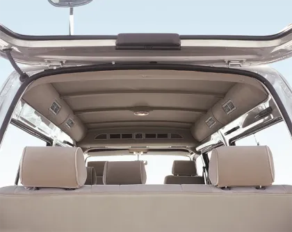 Hot Sale Electric Mini Bus - 5 Meters, 12 Seats, Cargo Van
