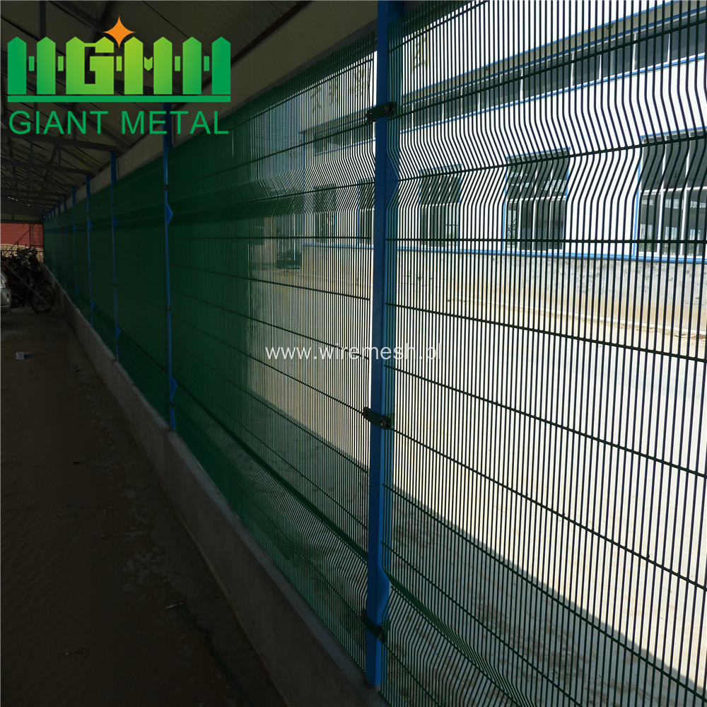 Galvanized Green  3 Twist Metal Fence