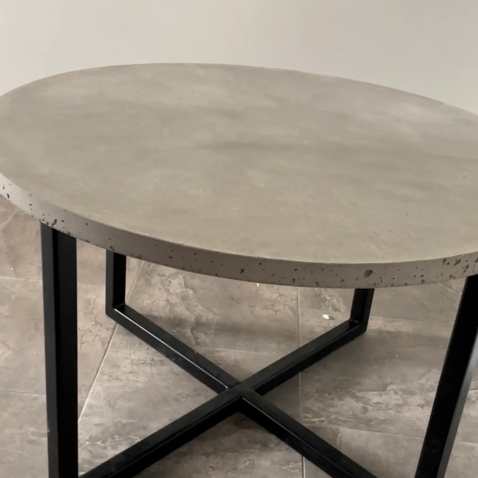 Light Grey Polished Steel Frame Concrete Round Table