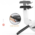 Bicicleta de ciclismo interna com equipamentos de ginástica com mesa com mesa