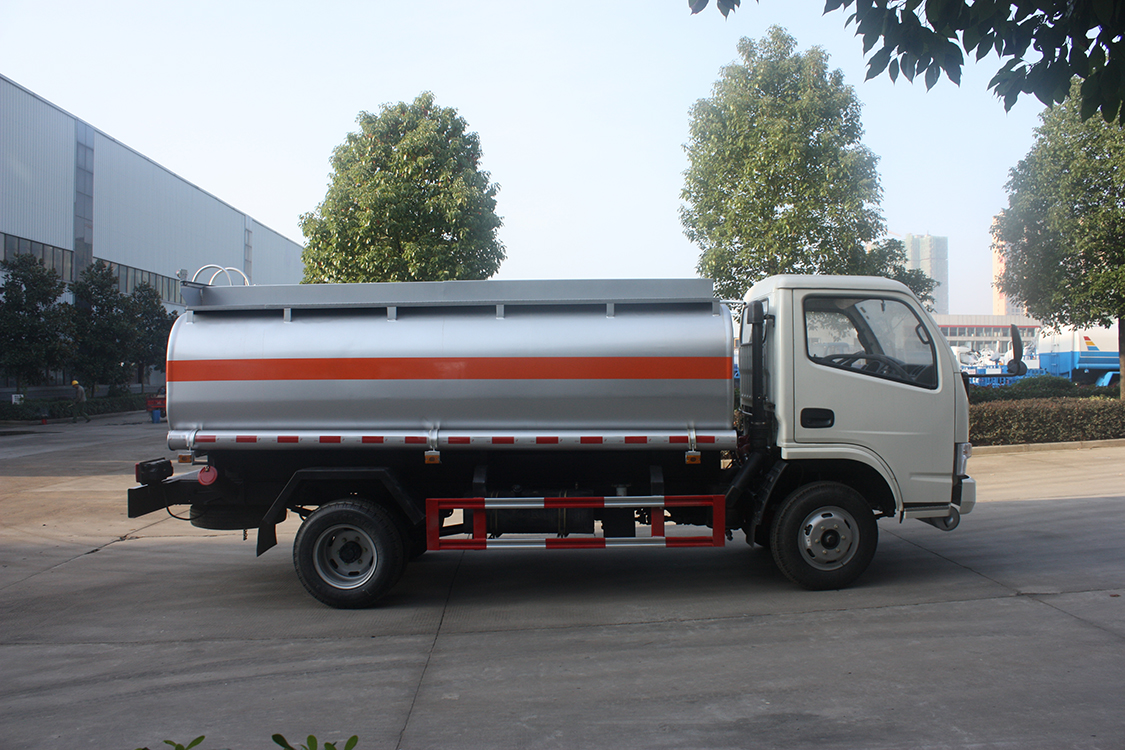 6wheels refueling gasoline tanker fuel oil delivery trucks