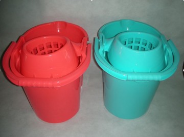 2014 New Design Plastic Cheap Household Cleaning Tool Mop Bucket with Sieve