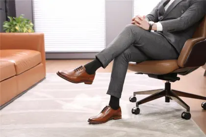 Men`s bike toe dress shoes