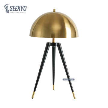 Modern Bedside Table Lamp Three-legged golden dome modern popular table lamp Factory