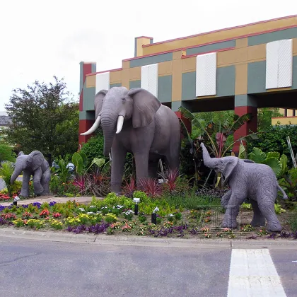 Golden bronze elephant mother and baby sculpture for garden decoration