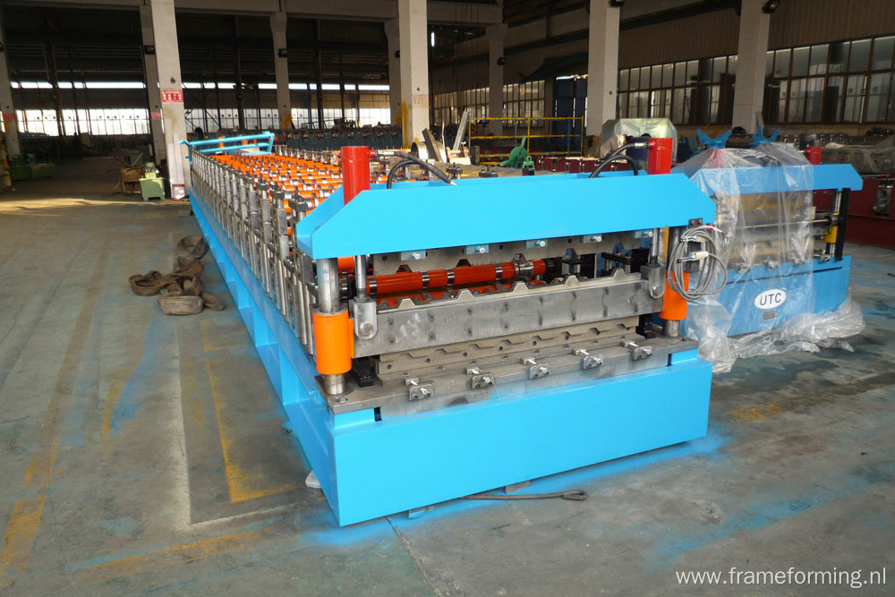 Galvanized Corrugated Steel Sheets Machine Metal Stud Roll Forming Machine