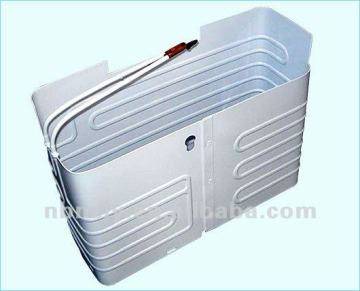 refrigerator with aluminum roll bond evaporator