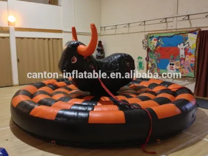 2017 hot design giant inflatable inflatable mechanical bull riding mattress for sale