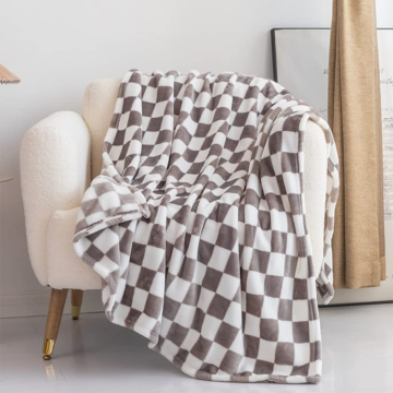 Customizable Warmth: Designer Board King Size Winter Blanket with Fuzzy Knit and Checkered Pattern for Bedding