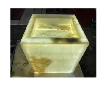 Slaba di onice bianca di lavabo naturale a lavabo naturale personalizzato per uso del bagno