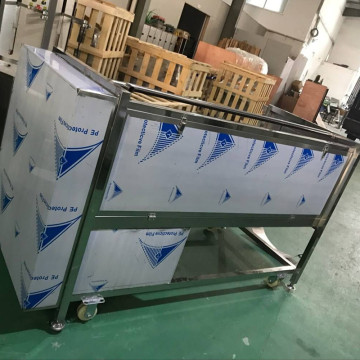 Fruit and vegetable peeling machine