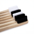 Escova de dentes cilíndrica colorida de bambu com design minimalista