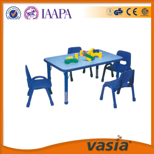 bekalan prasekolah yang digunakan digunakan Jadual prasekolah dan kerusi-kerusi restoran yang digunakan Meja dan kerusi