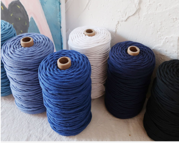 ความดื้อรั้นสูง 4 มม./100 ม. เชือกสายรัด MacRame ผ้าฝ้ายธรรมชาติที่มีสีสันยั่งยืนพร้อมถุงพลาสติก