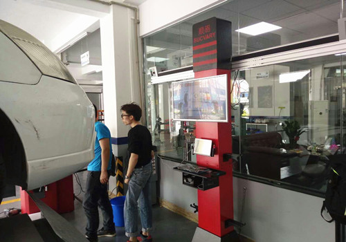 Tracking Four Wheel Alignment