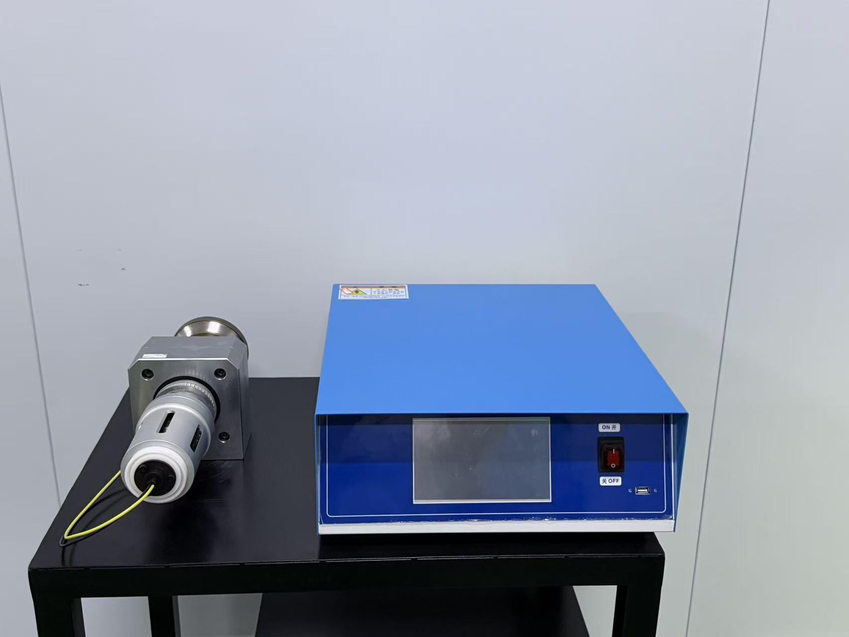 Metal Foil Ultrasonic Spot Welding System