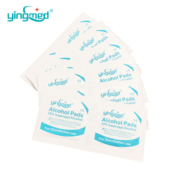 การแพทย์ 70% isopropyl nonwoven swabs แอลกอฮอล์แผ่นแอลกอฮอล์