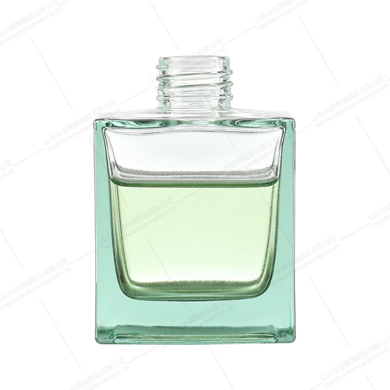 Premium transparent aroma diffuser bottle provider
