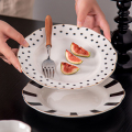 세라믹 뼈 중국 고급 도자기 저녁 식사 세트 세라믹 골드 림 디너 플레이트 세트 식기 세트 접시와 그릇과 컵