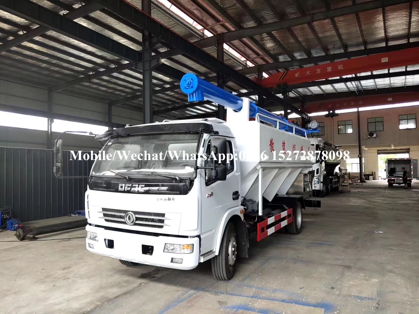 Dongfeng 5t camión de transporte de alimentación a granel de partículas animales
