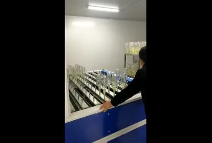 Multifunctional straightening and rust removing spray paint