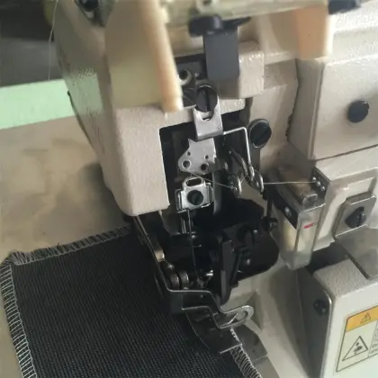 China Factory Direct Sale Overlock Garment Sewing Machines