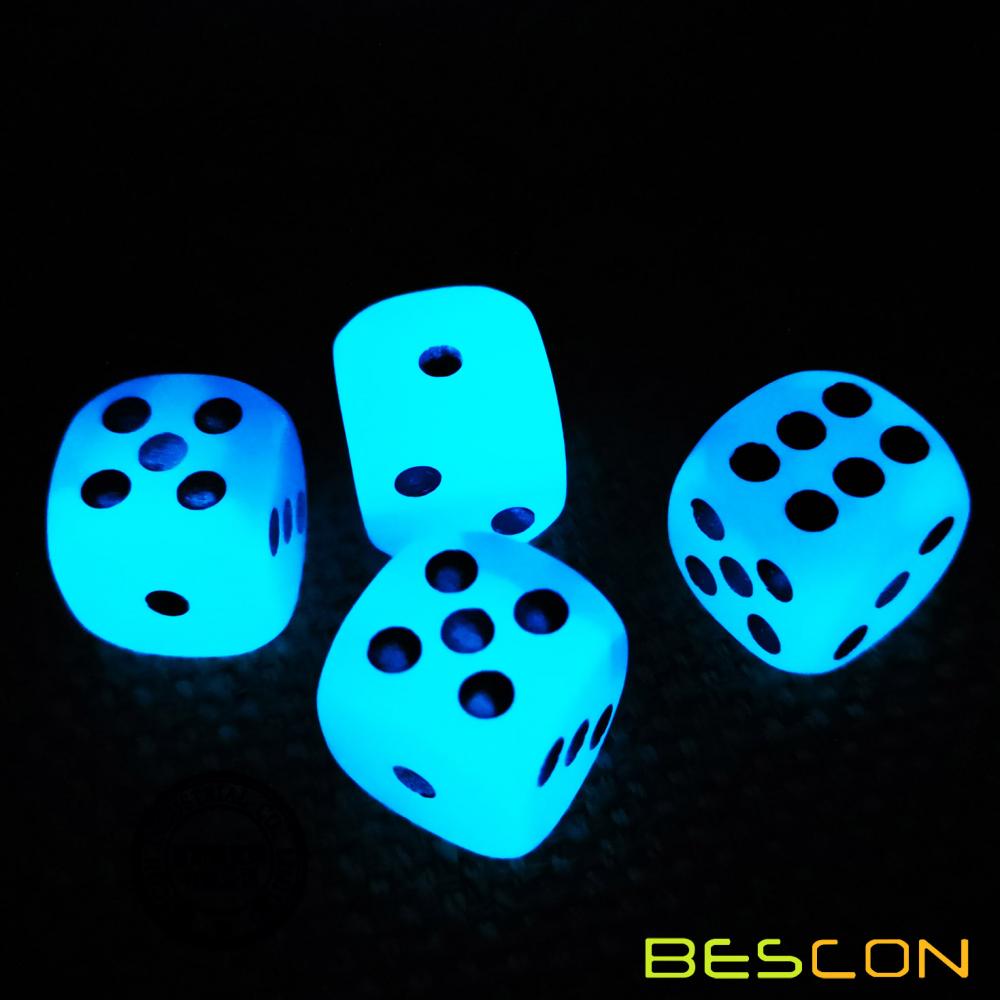 Gemini Glow In The Dark D6 Game Dice Icy Rock 4