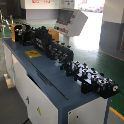 Metal tube straightening machine