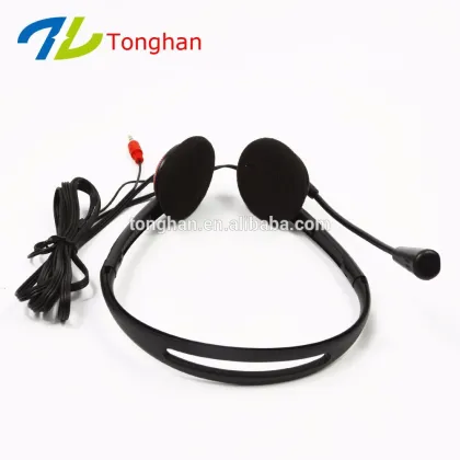 Red computer audio jack long wired headphones headset with microphone