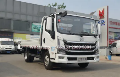 SAIC Yuejin 4.2 meter cargo box 6 ton lorry trucks for sale