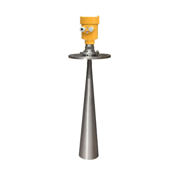 Radar level meter for strong dust
