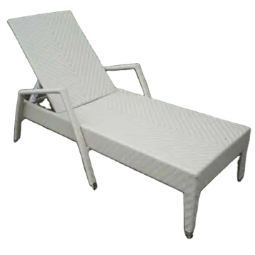 High-Quality White Plastic Folding Chairs for Garden, Hotel, Beach, and Pool Use