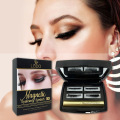 Zwei Paar magnetische Wimpern aus Nerz in Plastikbox mit Eyeliner und Pinzette