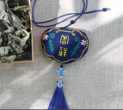 Handcrafted Auspicious Lock Fragrant Bags: Combining Tradition and Scent