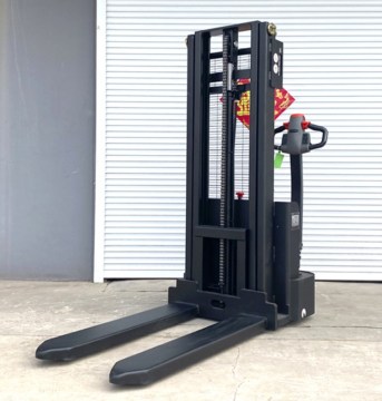 Camión de paletas de apilador eléctrico en venta: batería de apilador de mano de elevación completa eléctrica
