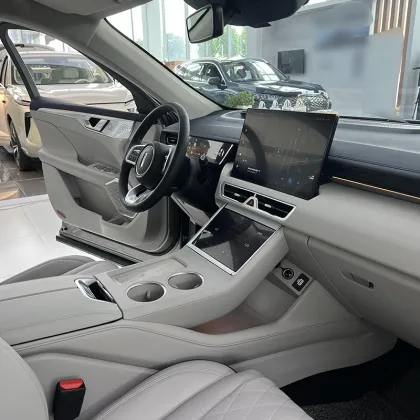 2023 WEY Mocha DHT-PHEV: High-Quality Electric Hybrid SUV