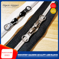 Self locking clothing zipper head