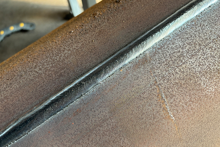 Semi-automatic welding machine