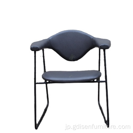 Masculo Gubi Lounge Chair