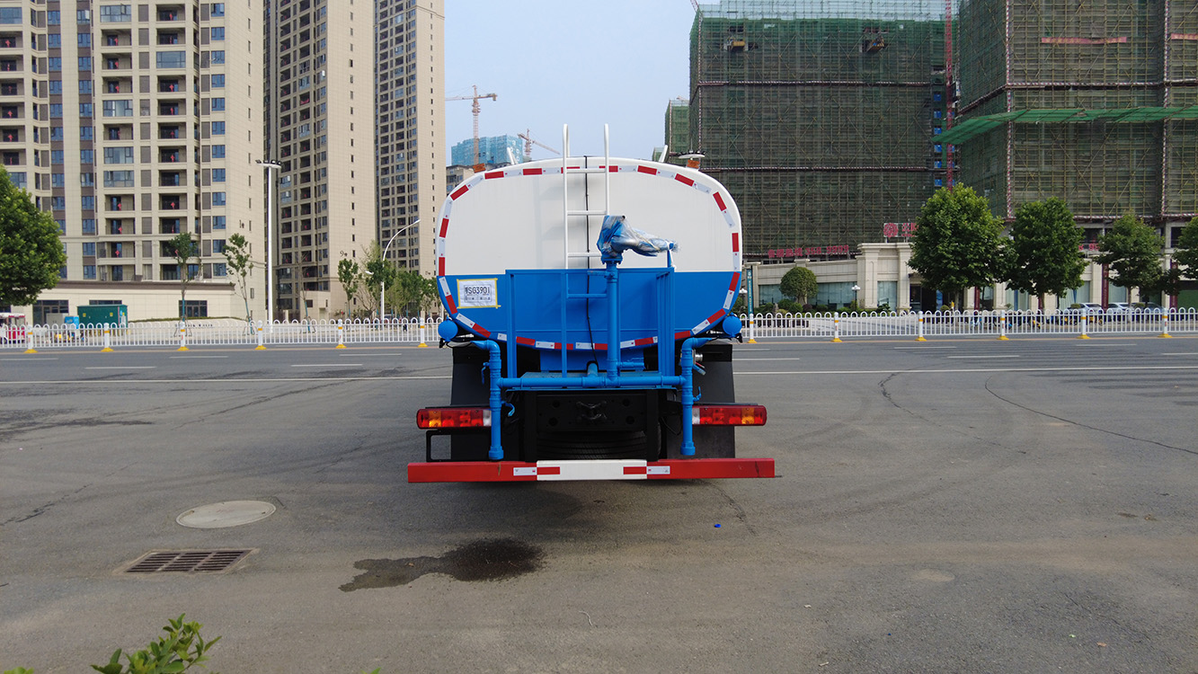 Sinotruk HOWO heavy duty 20000liters water tank truck
