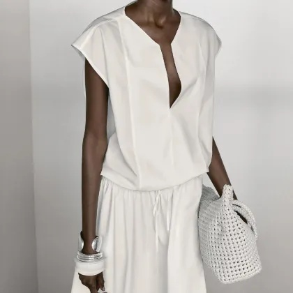 Women's elegant and versatile poplin sleeveless shirt