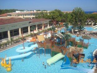Custom Made Galvanized Pipe Plastic Aqua Park Water Slides 