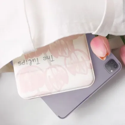 Elegant Tulip Mirror for Daily Beauty Rituals