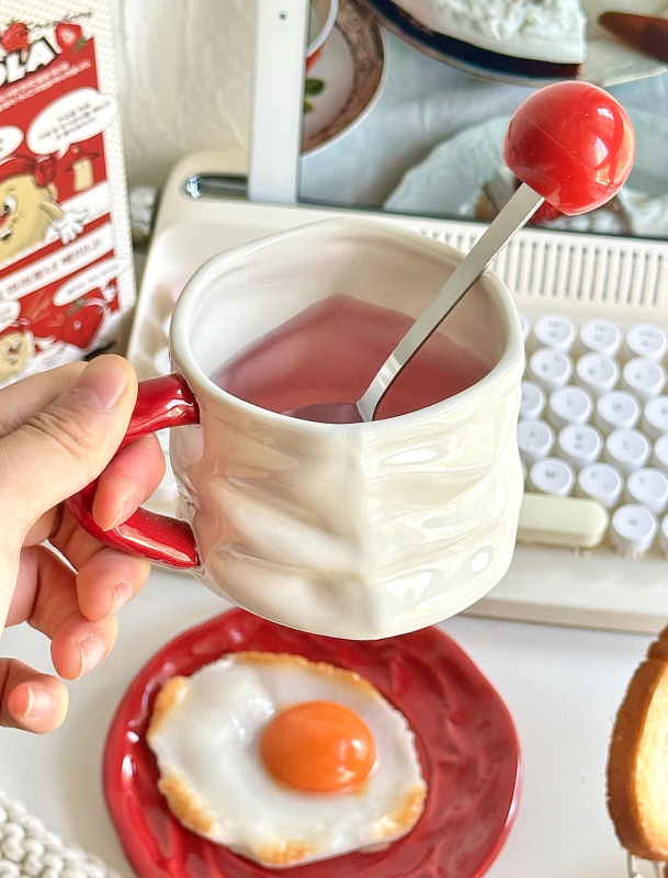 Unique Wrinkled Design Ceramic Coffee Mugs with Saucers
