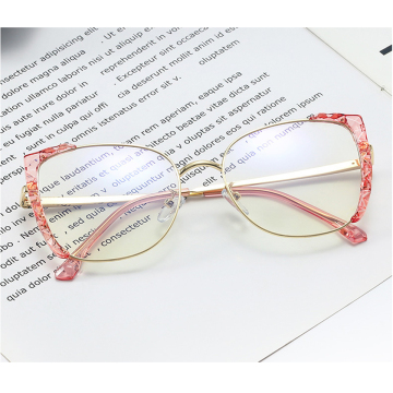 91511 Oversized Metal Cat Eye Women's Blue Light Blocking Glasses: Fashion and Function
