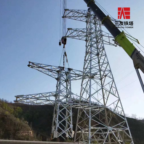 Torre de aço angular durável para uso industrial