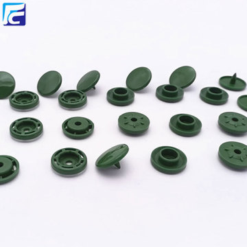 Four part plastic prongs snap button for bag