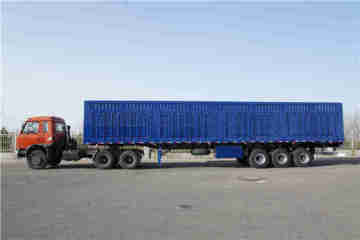 Box semi-trailer transporting goods