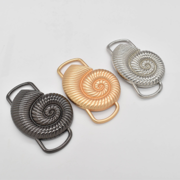 Fibbie conchiglie con conchiglie in metallo resistente alla ruggine: elegante accessorio da bagno per gli amanti della spiaggia